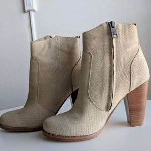 Joie Dalton Women's Creme Snakeskin Print Boots